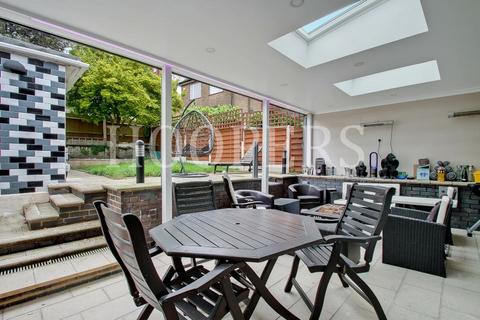 4 bedroom semi-detached house for sale, Dollis Hill Lane, London, NW2