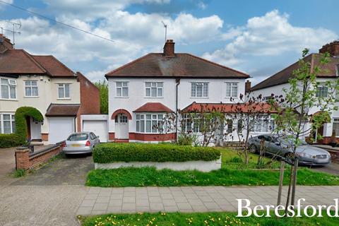 3 bedroom semi-detached house for sale, Ingrebourne Gardens, Upminster, RM14