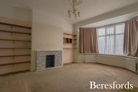 3 bedroom semi-detached house for sale, Ingrebourne Gardens, Upminster, RM14