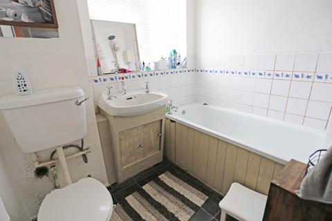 1 bedroom flat for sale, Ibscott Close, Dagenham, RM10