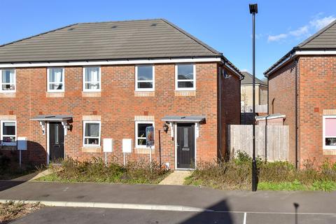 2 bedroom end of terrace house for sale, Larkspur Close, Newport PO30