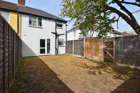 1 bedroom maisonette to rent, Wiltshire Avenue, Slough