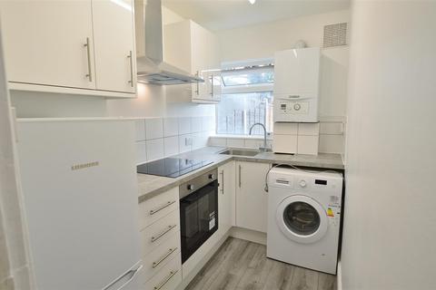 1 bedroom maisonette to rent, Wiltshire Avenue, Slough