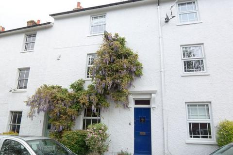 4 bedroom terraced house to rent, High Street, Farningham  DA4 0DF