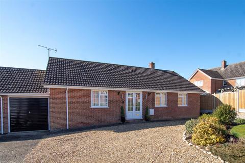 3 bedroom detached bungalow to rent, Rogeron Close, Sudbury CO10