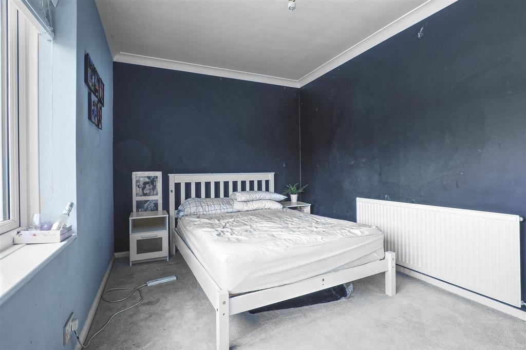 Bed 5.jpg