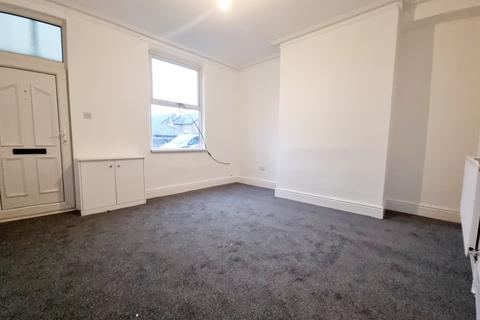 2 bedroom terraced house to rent, Nutgrove Road, St. Helens, WA9