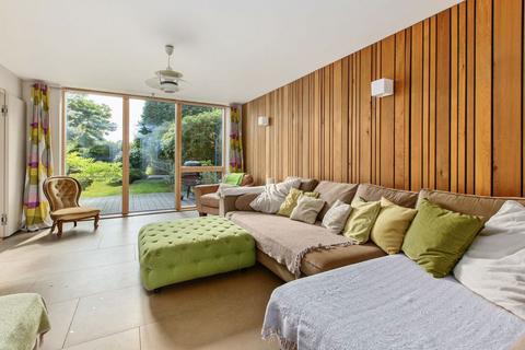 4 bedroom semi-detached house to rent, Nursery Close, Sevenoaks TN13 3PR