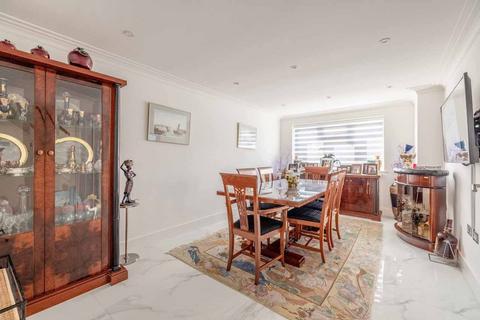 5 bedroom detached house for sale, Lower Road, Chalfont St Peter SL9