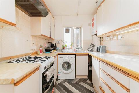 2 bedroom flat for sale, Basing Way, Finchley