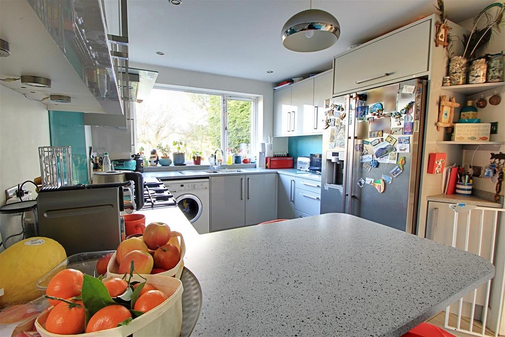 Kitchen 1.JPG
