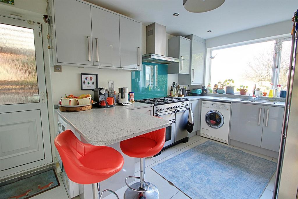 Kitchen 4.jpg