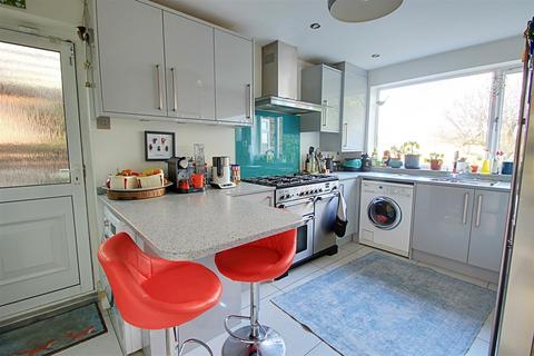 85 Hempstead Road, Kings Langley, WD4 8BS