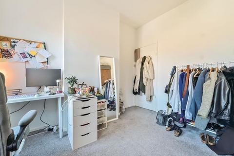2 bedroom terraced house to rent, Victoria street,  Reading,  RG1