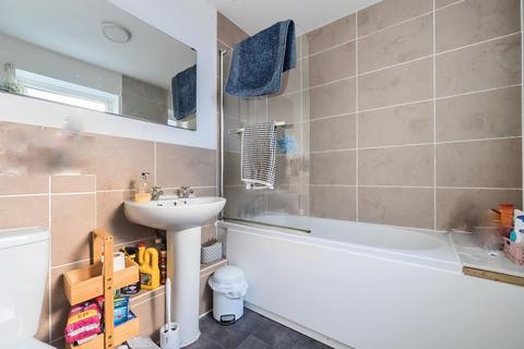 2 bedroom terraced house to rent, Victoria street,  Reading,  RG1