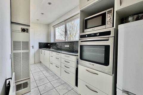 2 bedroom apartment for sale, Duncan Close, Barnet EN5