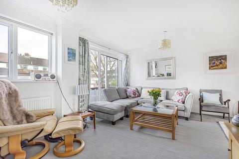 4 bedroom terraced house for sale, Kenton Avenue, Sunbury-on-Thames, Surrey, TW16