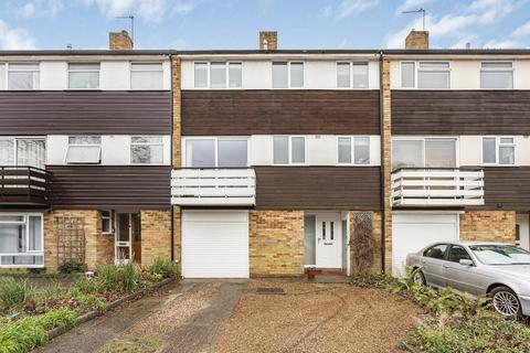 undefined, Kenton Avenue, Sunbury-on-Thames, Surrey, TW16