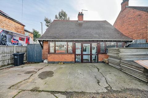 2 bedroom detached bungalow for sale, Lichfield Road, Burton-on-Trent DE13