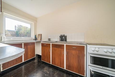 1 bedroom flat for sale, Carlisle Close, Kingston Upon Thames KT2