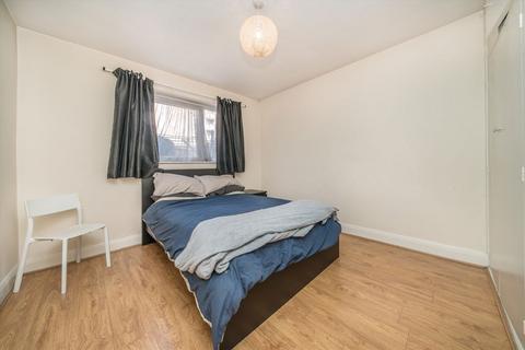 1 bedroom flat for sale, Carlisle Close, Kingston Upon Thames KT2