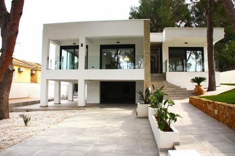 4 bedroom villa, Los Balcones