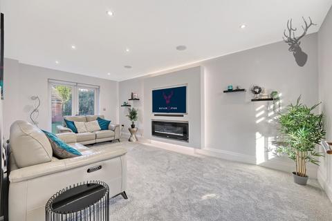 5 bedroom detached house for sale, Kings Wood Park, Epping