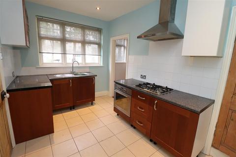 2 bedroom end of terrace house to rent, 26 Station Road Brough