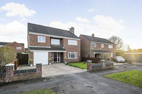 4 bedroom detached house for sale, Gibson Close, Melksham SN12