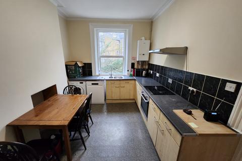 3 bedroom flat for sale, London SE19