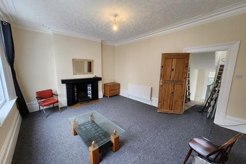 3 bedroom flat for sale, London SE19