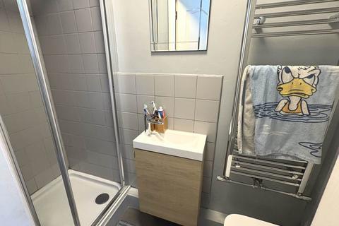 22 Turf Close, Royton, Oldham, OL2 6BZ