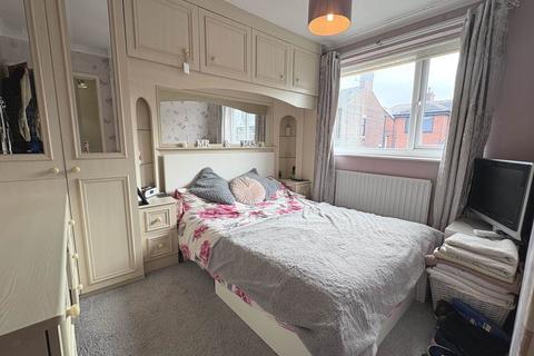 22 Turf Close, Royton, Oldham, OL2 6BZ