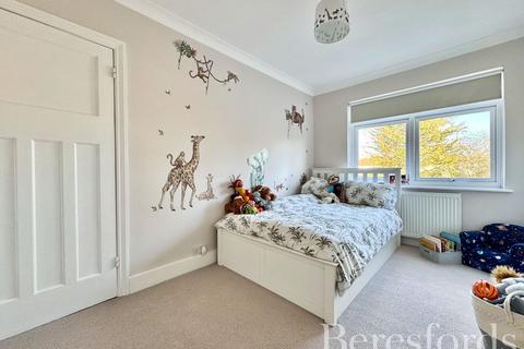 16 Northdown Road, Hornchurch, RM11 1NE