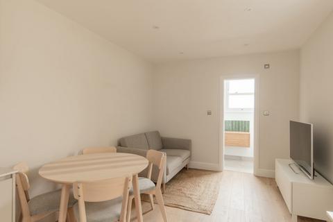 2 bedroom flat for sale, Belfort Rd, Peckham SE15