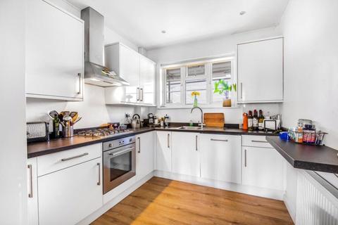 2 bedroom apartment to rent, Risborough Close, Muswell Hill, London, N10