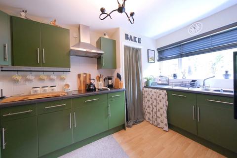 3 bedroom link detached house for sale, Walton Way, Harlaxton