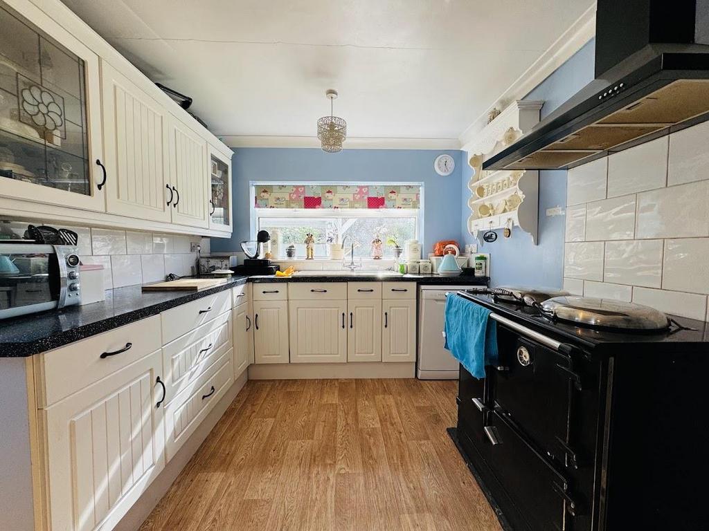 Dining kitchen