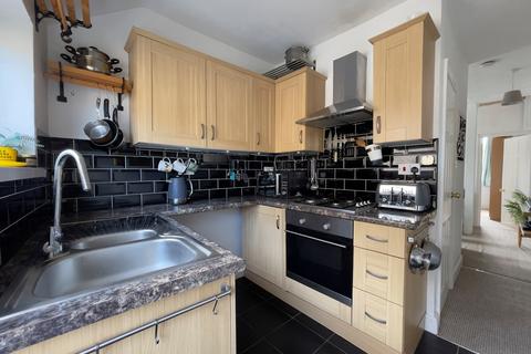 2 bedroom maisonette to rent, Exning Road, London E16