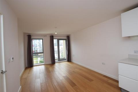 2 bedroom apartment to rent, Glenalmond Avenue, Cambridge CB2