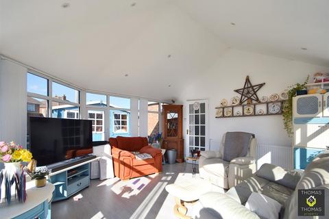 3 bedroom semi-detached house for sale, Park Avenue, Longlevens