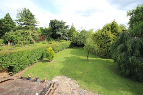 4 bedroom link detached house for sale, Beacon Lane, Grantham