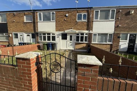 3 bedroom terraced house to rent, Spenser Walk, South Shields