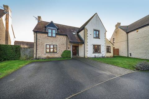 4 bedroom detached house for sale, Old Manor Gardens, Wymondham.