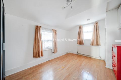 4 bedroom house to rent, Felix Road London W13