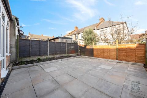 5 bedroom terraced house to rent, Berwick Road, London, N22