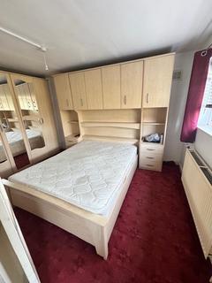 1 bedroom flat to rent, Forest View Road, Manor Park, E12