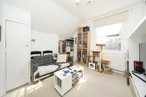 2 bedroom flat for sale, Cornwall Road, London N4