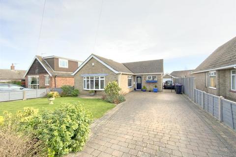 2 bedroom detached bungalow for sale, Pelham Road, Holton-Le-Clay