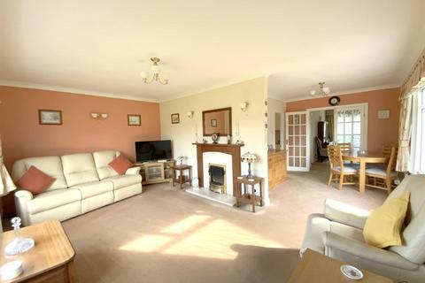 2 bedroom detached bungalow for sale, Pelham Road, Holton-Le-Clay